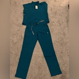 Pacific blue Figs scrub set